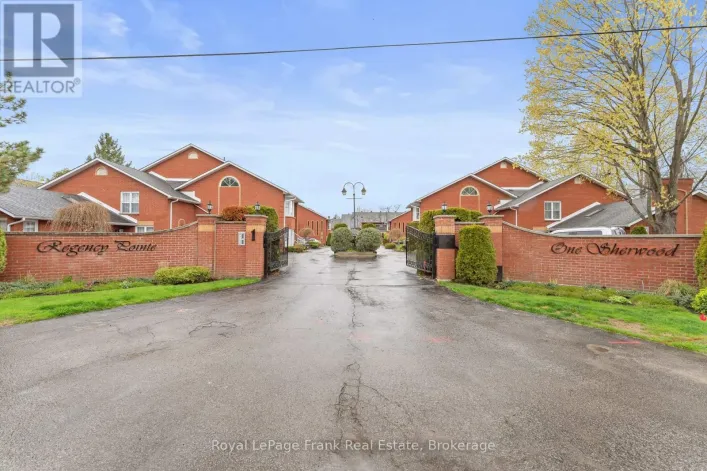 Row / Townhouse for sale: 403 - 1 SHERWOOD STREET, Kawartha Lakes