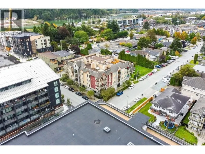 403 1310 VICTORIA STREET, Squamish