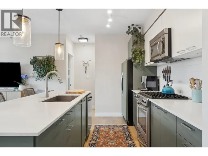 403 1330 MARINE DRIVE, North Vancouver