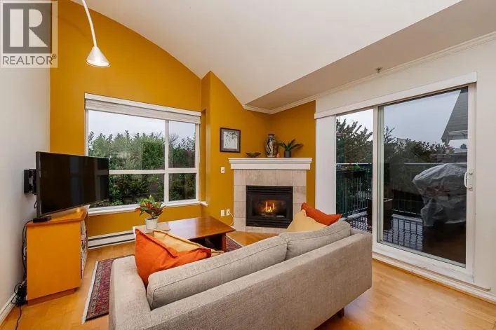 403 1617 GRANT STREET, Vancouver