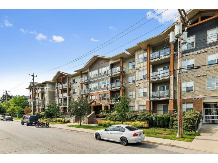 403 20219 54A AVENUE, Langley