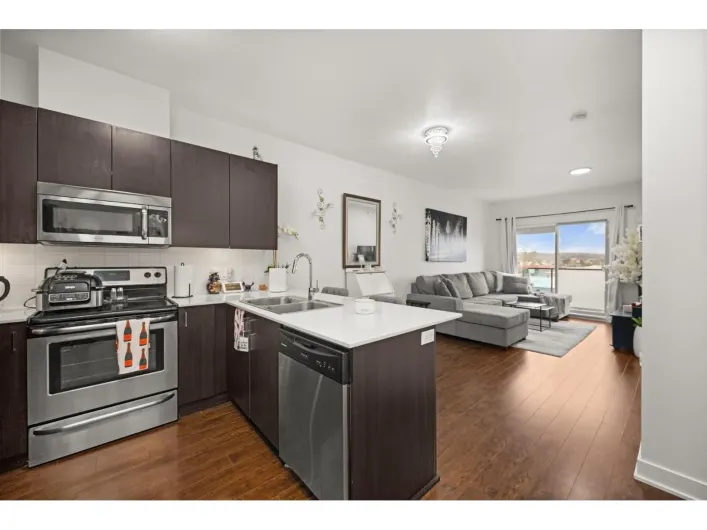 403 20460 DOUGLAS CRESCENT, Langley