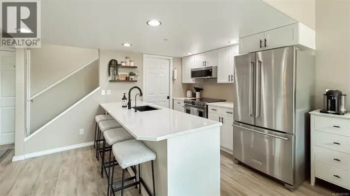 403 2823 Jacklin Rd, Langford