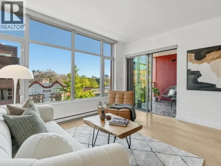 403 71 E PENDER STREET, Vancouver