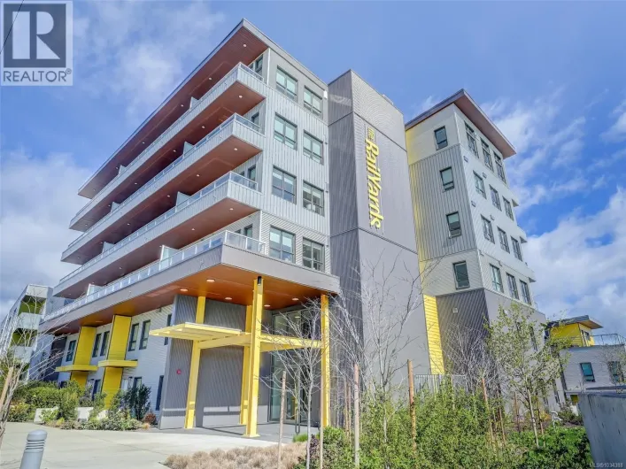 403 757 Tyee Rd, Victoria