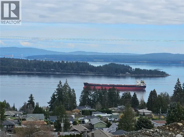 403 Thetis Dr, Ladysmith