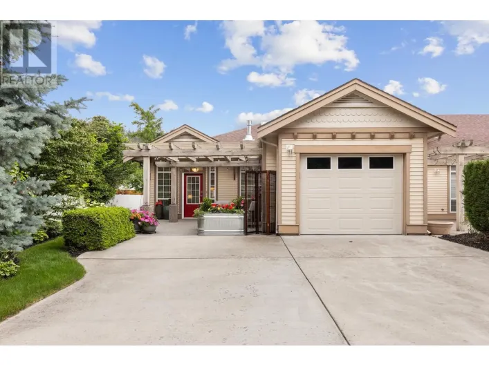 4032A Lake Avenue, Peachland