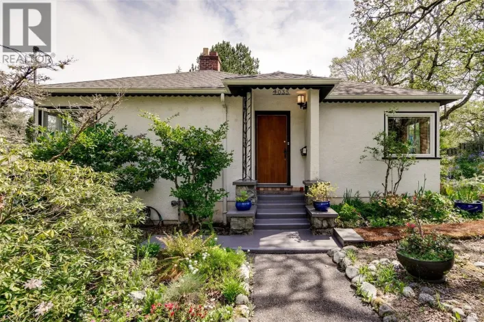 4035 Saanich Rd, Saanich