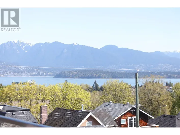 4039 W 11TH AVENUE, Vancouver