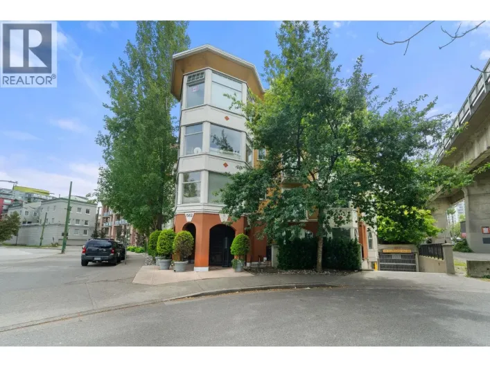 404 1562 W 5TH AVENUE, Vancouver