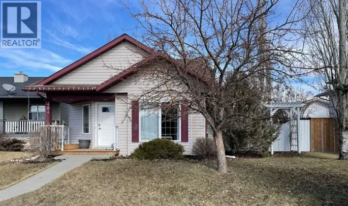 404 18 Street SE, High River