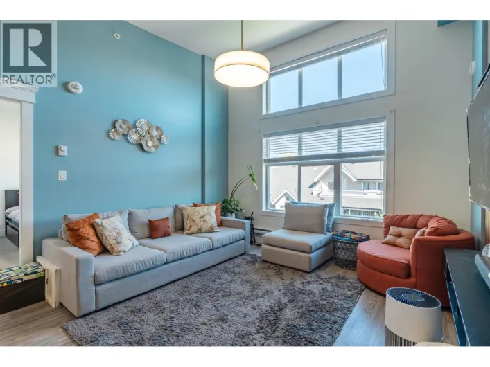 404 2389 HAWTHORNE AVENUE, Port Coquitlam