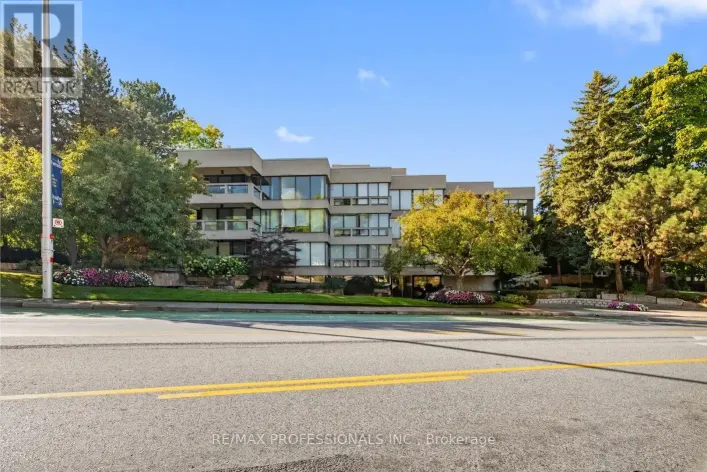 404 - 2545 BLOOR STREET W, Toronto