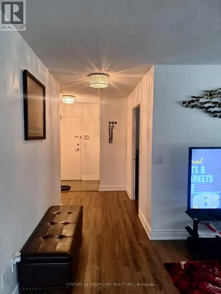 Apartment for rent: 404 - 325 WEBB DRIVE N, Mississauga