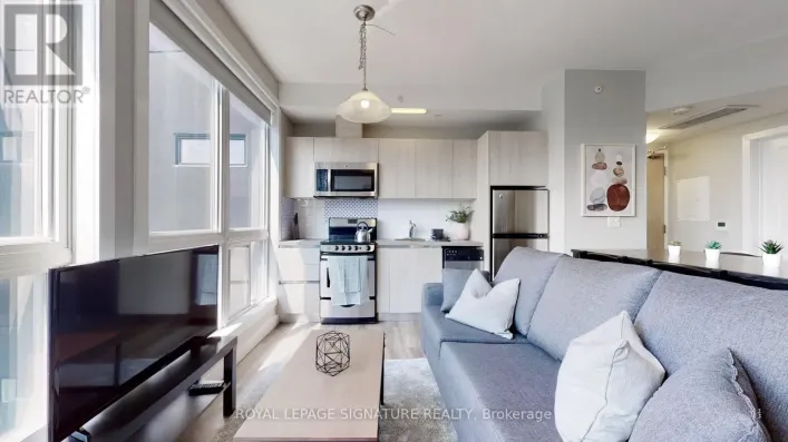 404 - 335 COLLEGE STREET, Toronto