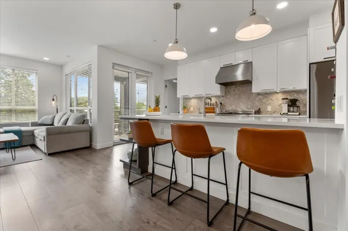 404 33540 MAYFAIR AVENUE, Abbotsford