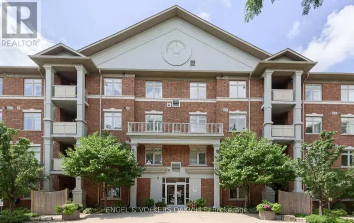 Apartment for sale: 404 - 391 PLAINS ROAD E, Burlington