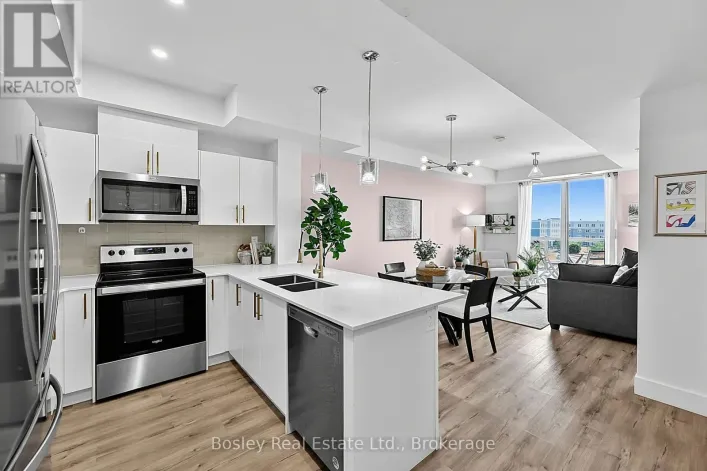 404 - 4 KIMBERLY LANE, Collingwood