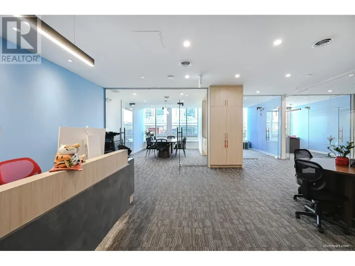 404 6378 SILVER AVENUE, Burnaby