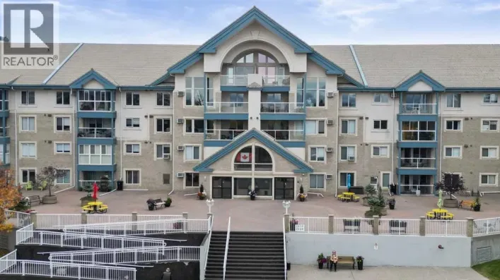 404, 7239 Sierra Morena Boulevard SW, Calgary