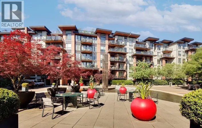 404 733 W 3RD STREET, North Vancouver