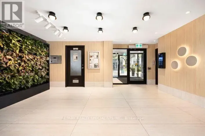 404 - 80 WELLESLEY STREET E, Toronto