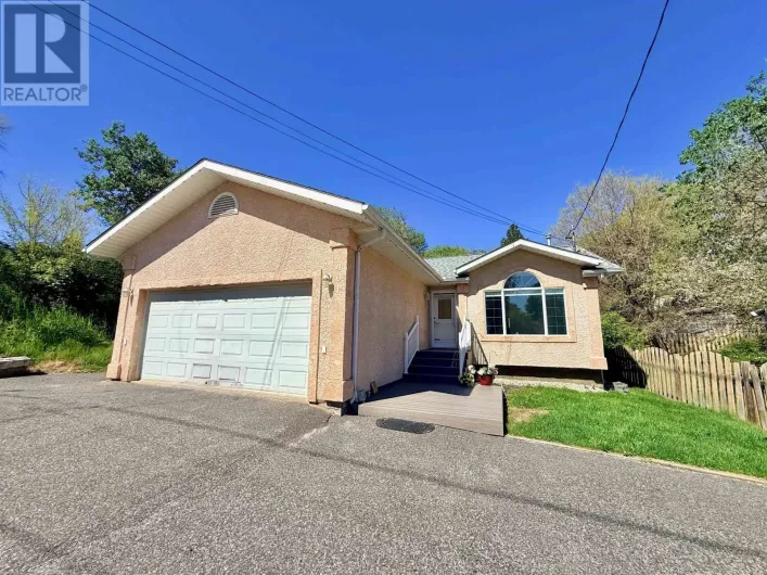 404 Main Street, Keewatin