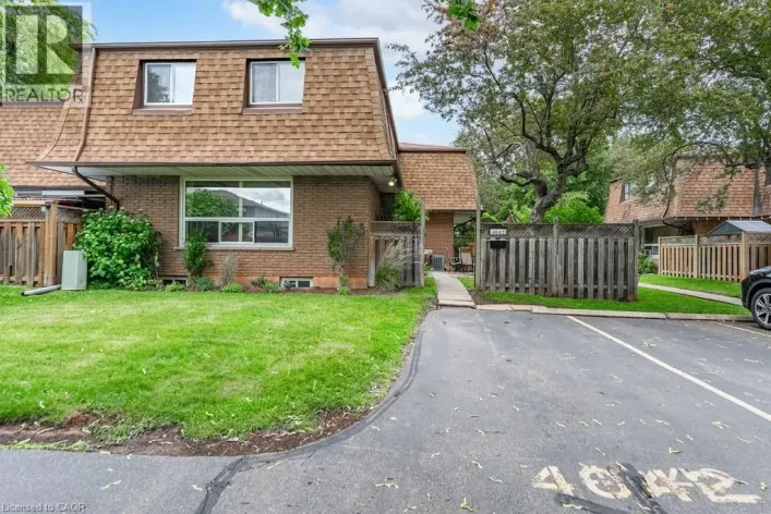 4042 LONGMOOR Drive Unit# 4, Burlington