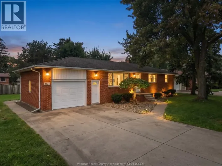 4045 DOUGALL AVENUE, Windsor
