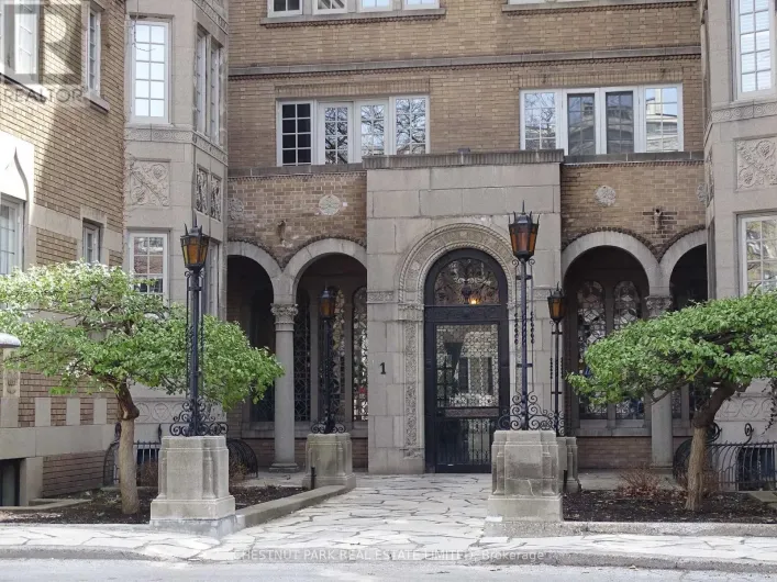 405 - 1 CLARENDON AVENUE, Toronto