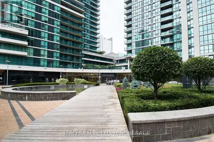405 - 18 HARBOUR STREET, Toronto