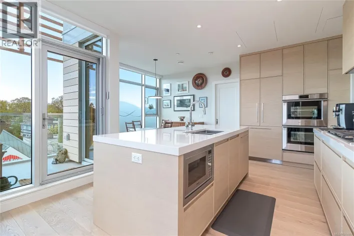 405 1916 Oak Bay Ave, Victoria