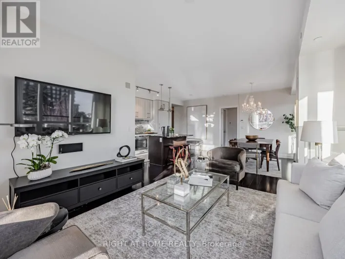 405 - 21 CLAIRTRELL ROAD, Toronto