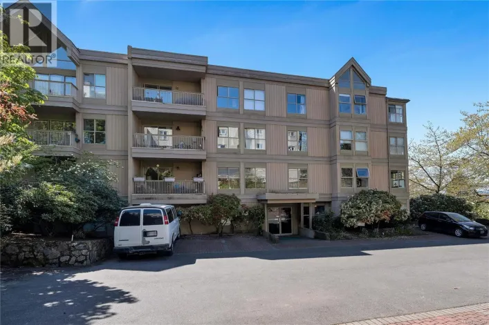 405 3363 Glasgow Ave, Saanich