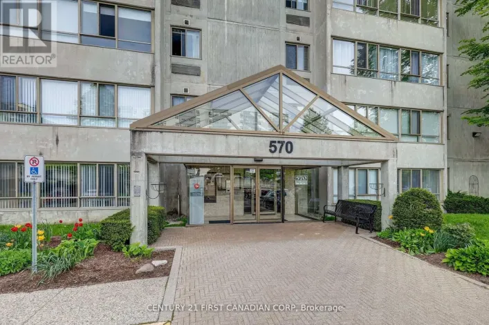 405 - 570 PROUDFOOT LANE, London North