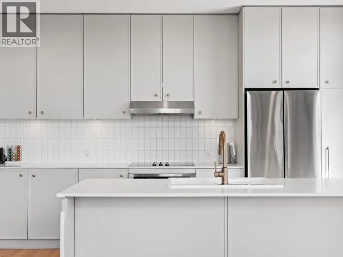 405 708 EDGAR AVENUE, Coquitlam