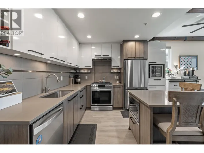 405 9350 UNIVERSITY HIGH STREET, Burnaby