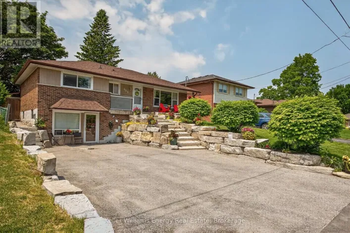 405 BERNHARD CRESCENT, Oshawa