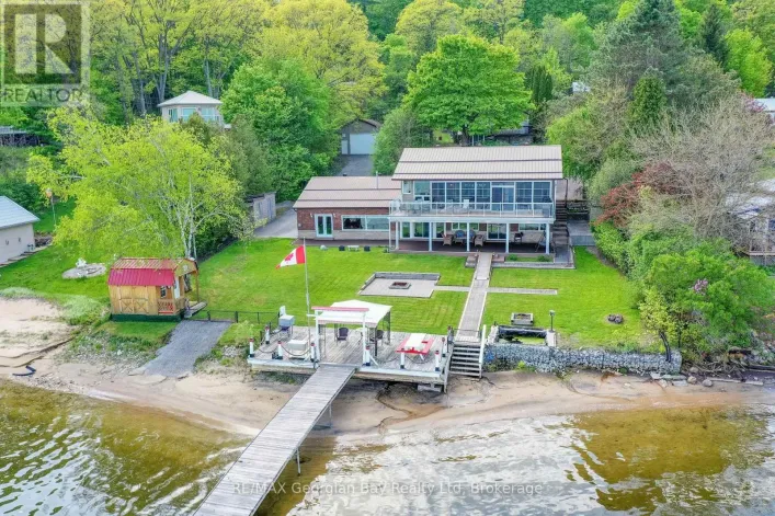 405 CHAMPLAIN ROAD, Penetanguishene