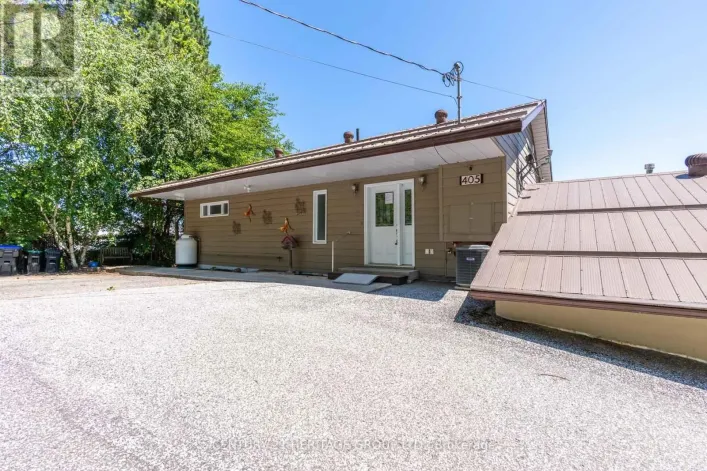 405 CHAMPLAIN ROAD, Penetanguishene