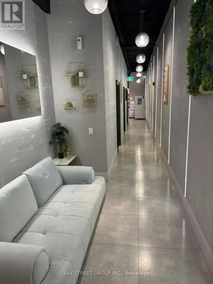 405 DUNDAS STREET W, Toronto