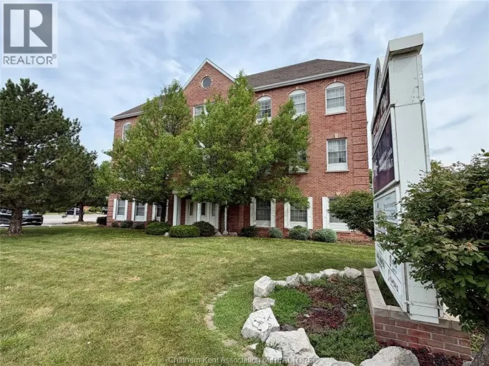 405 Riverview DRIVE, Chatham