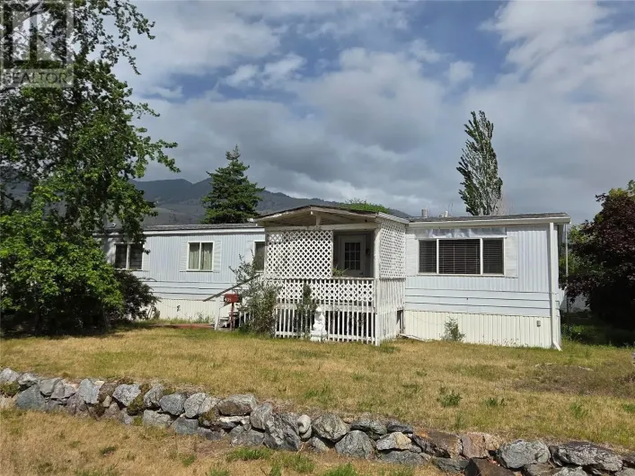 405 Vanderlinde Drive, Keremeos