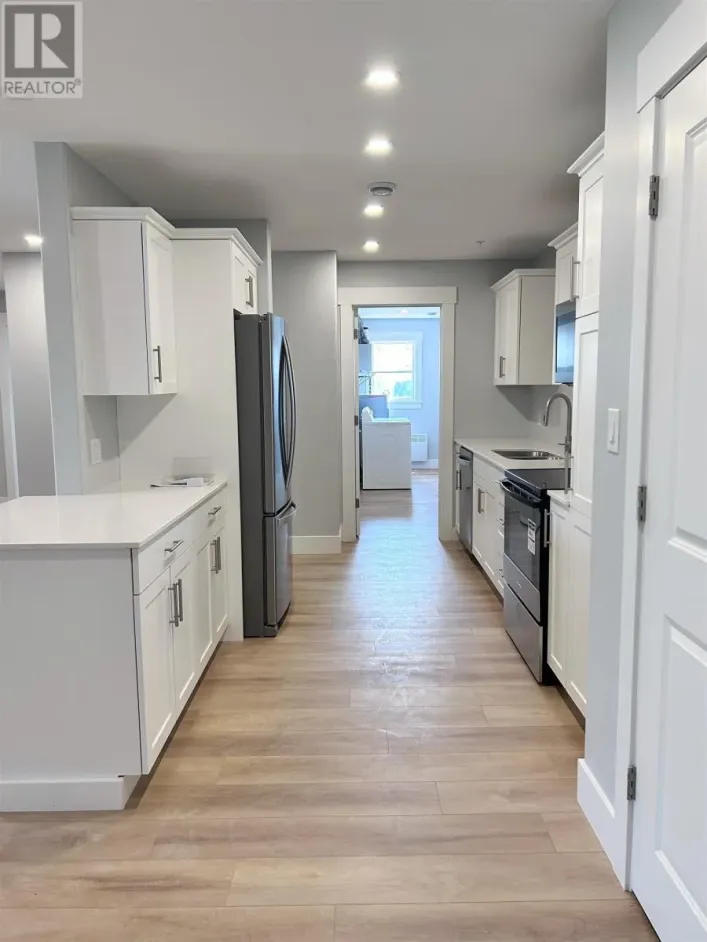 406 24 Gilbert Drive Drive, East Royalty