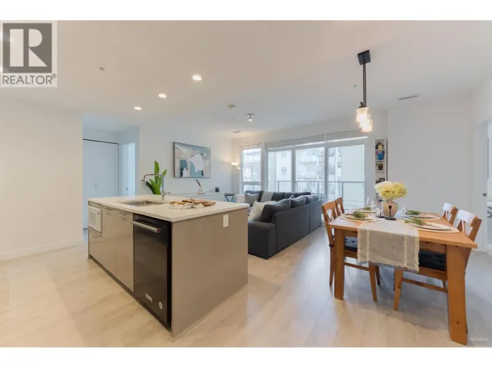 406 3581 ROSS DRIVE, Vancouver