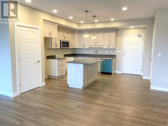 406, 499 Meadowlake Court E, Brooks