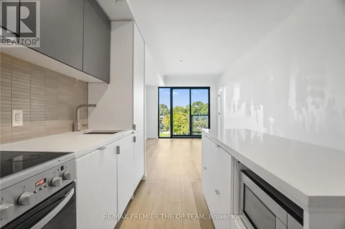 406 - 7 SMITH CRESCENT N, Toronto