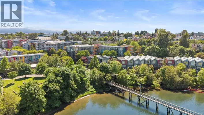 406 90 Regatta Landing, Victoria