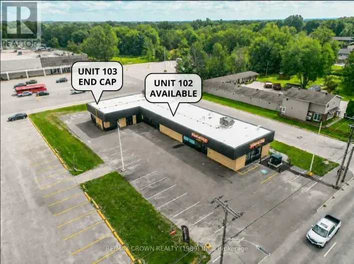 406 LAKESHORE DRIVE, North Bay
