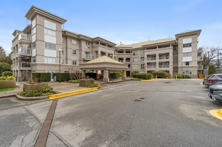 407 10533 UNIVERSITY DRIVE, Surrey
